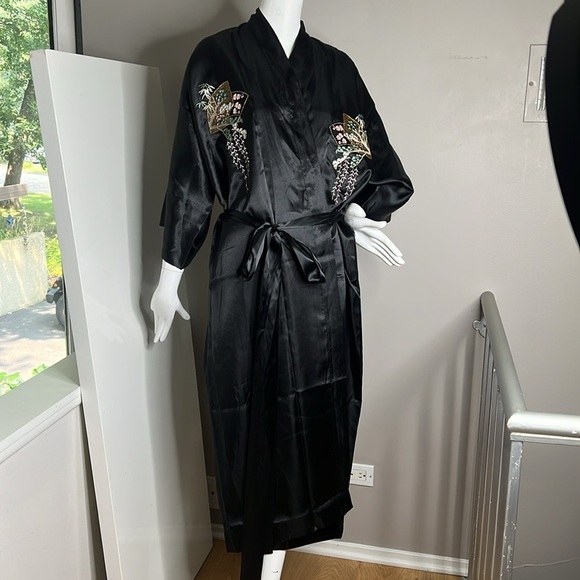 Golden Dragon Unisex XL Black Poly Embroidered Kimono Robe Front Tie - New - Picture 3 of 6